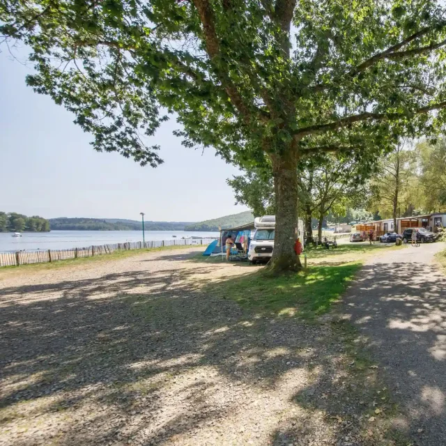 Campings Ombrages En Limousin Au Lac De Vassiviere Camping Paradis Les Deux Iles