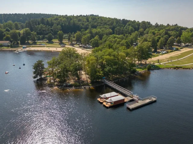 Vacances au Lac de Vassivière dans un des campings ombragés du Limousin