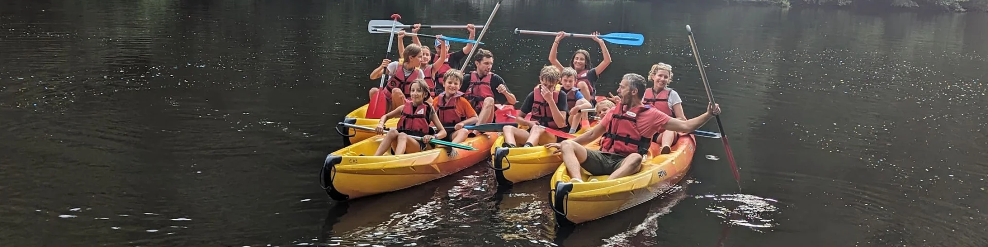 Activites Sportives Et De Loisirs En Limousin Avec Les Descentes De La Vienne En Canoe A Saint Leonard De Noblat C Thibault Lopin Canoe Kayak Eymoutiers