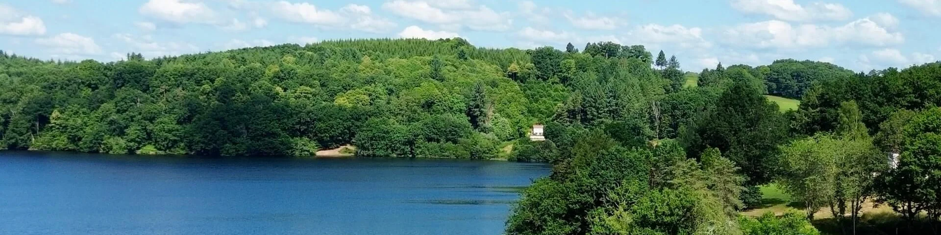 Lac De Sainte Helene A Bujaleuf
