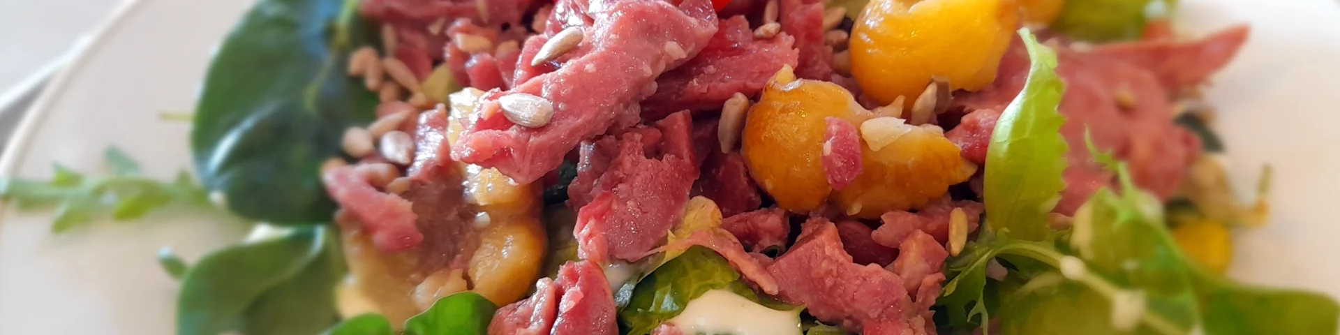 Salade Limousine Au Restaurant La Barriere Ou Manger A Saint Leonard De Noblat C Ot Noblat
