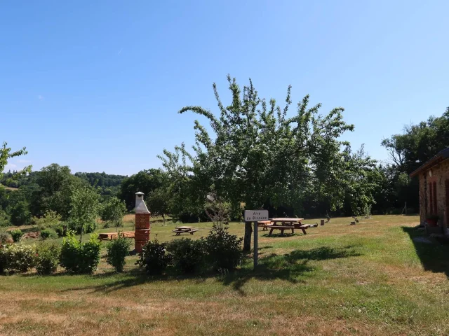 Aire De Bivouac Saint Meard