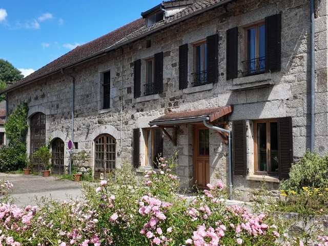 Village De Cheissoux Place De Leglise