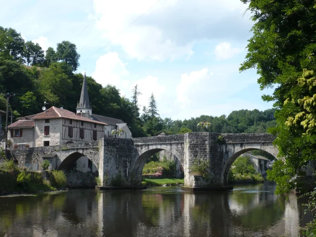 Walks And Hikes In Saint Leonard De Noblat Vieux Pont En Pierre En Bords De Vienne