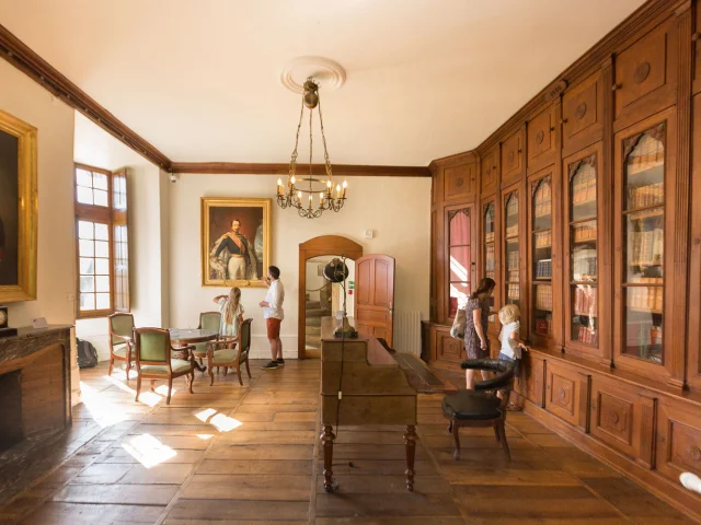 Chateau De Pompadour Interieur Malika Turin