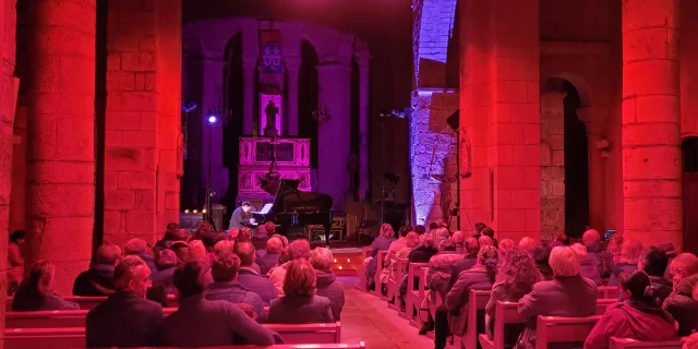 Concerts Collegiale Saint Leonard De Noblat Recital De Musique Classique Aux Chandelles Avec Le Festival Des Homards Indosiles