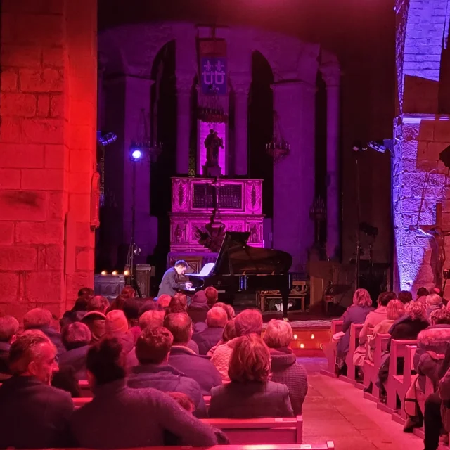Concerts Collegiale Saint Leonard De Noblat Recital De Musique Classique Aux Chandelles Avec Le Festival Des Homards Indosiles