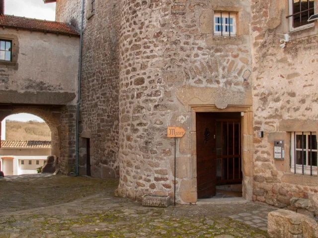 Porte Peyrine And The Chateauponsac Museum