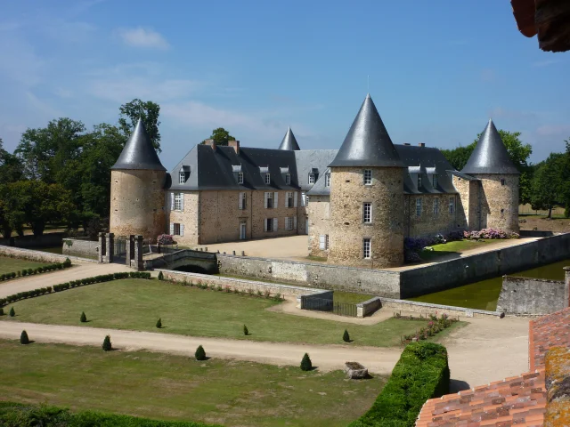 Rochebrune Vue Pigeonniertourisme Charentelimousine.fr