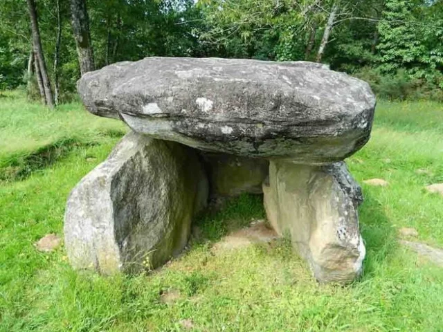 Sentier Du Dolmen A Saint Laurent Sur Gorre
