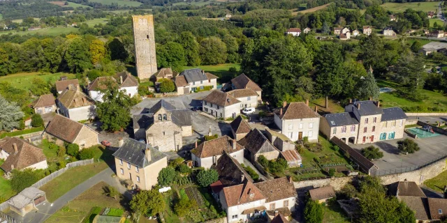 Tour De Chateau Chervix Village