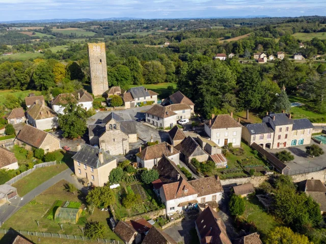 Tour De Chateau Chervix Village