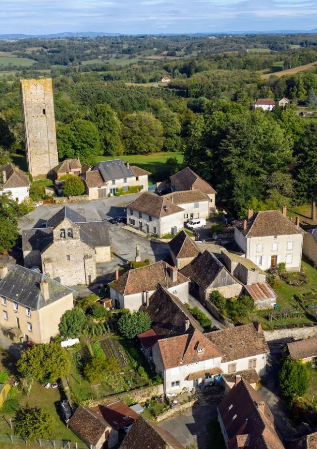 Tour De Chateau Chervix Village