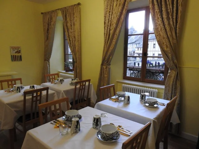 Salle Petit Dejeuner La Ruche Segur Le Chateau
