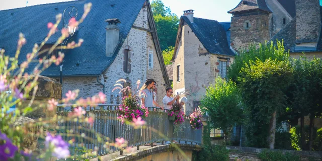 Vue Pont Notre Dame Segur Le Chateau