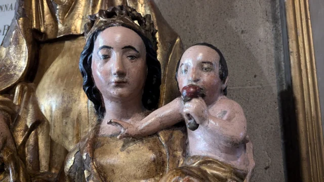 Lenfant Jesus Rognon At La Chapelle Saint Aurelien