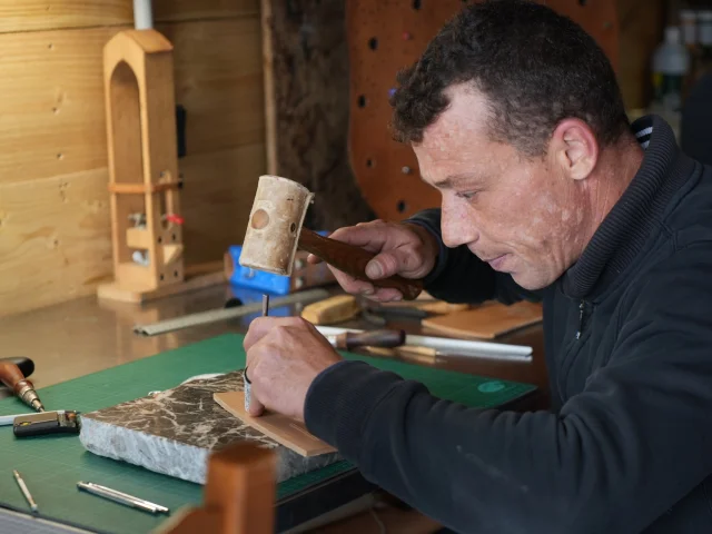 Thomas Fleuret Leather Engraver