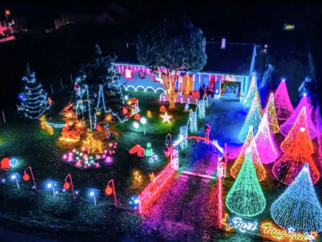 Christmas Light House La Meyze