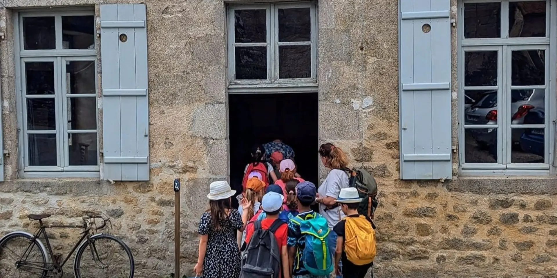 Ecole Communale De Montrol Senard