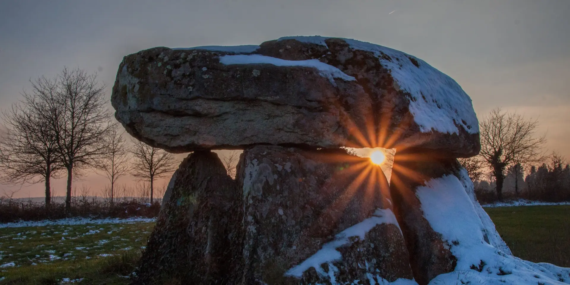 Légendes de Noël en Limousin sur les pierres à légendes et balades en hiver autour des dolmens et menhirs