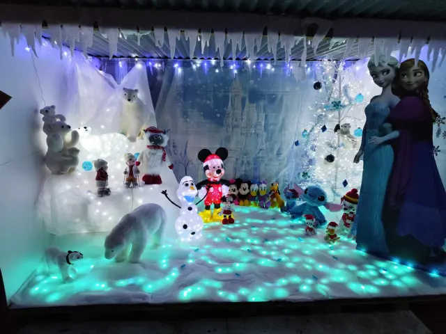 Decorated house in Cussac 3