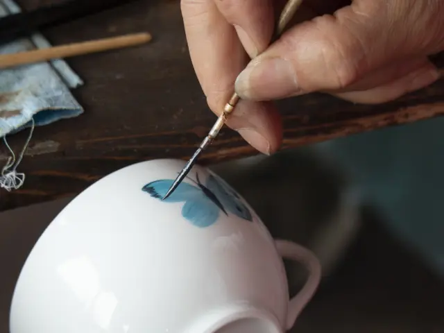 Porcelaine Carpenet: hand-decoration of Limoges porcelain in the Haute-Vienne region of France