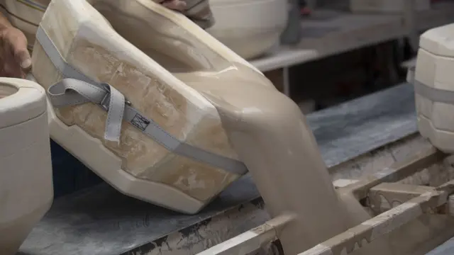 How Limoges porcelain is made: slip casting at the Carpenet porcelain factory