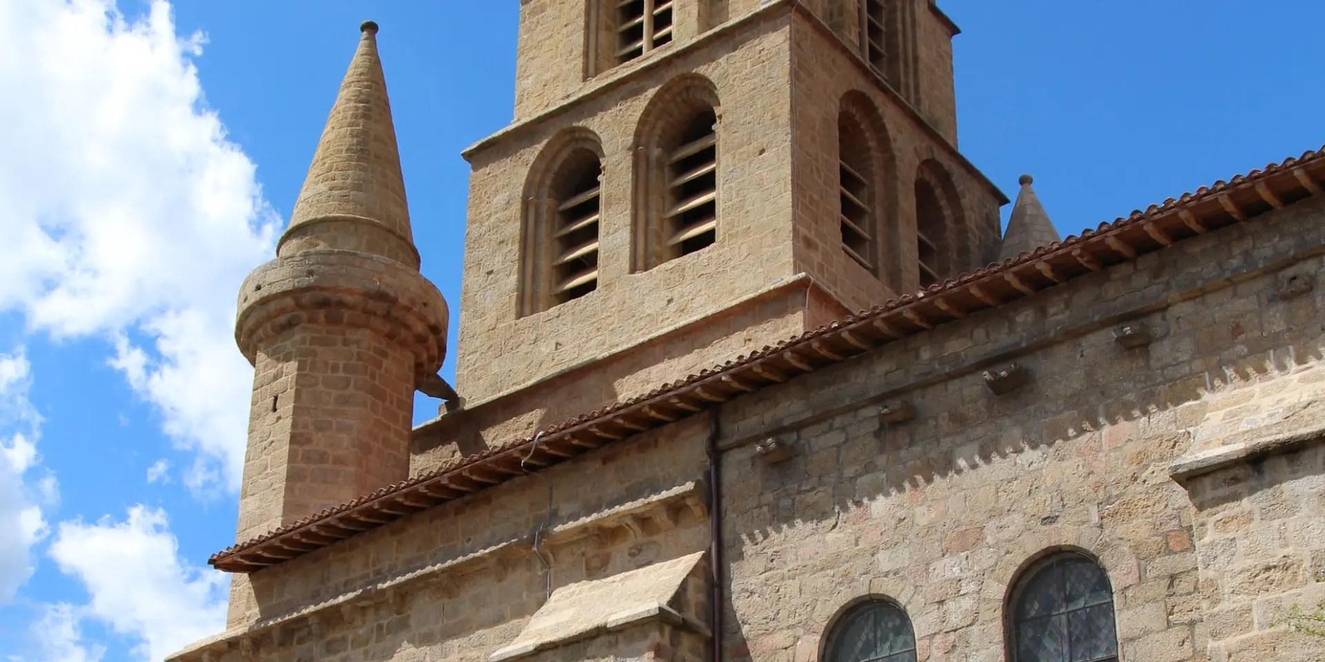 Collégiale de Saint-Junien cité médiévale sur la Route Richard Coeur de Lion