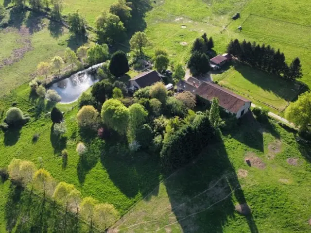 Vacances écoresponsables en Limousin avec le camping à la ferme du Rucher Ân'imé