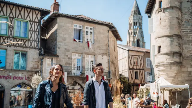 Visiter-Saint-Leonard-de-Noblat-et-sa-collegiale-classee-a-lUNESCO-en-Limousin.jpg