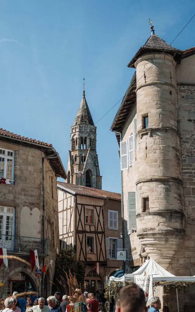 Visiter-la-cite-medievale-de-Saint-Leonard-de-Noblat-et-sa-collegiale-classee-a-lUNESCO.jpg