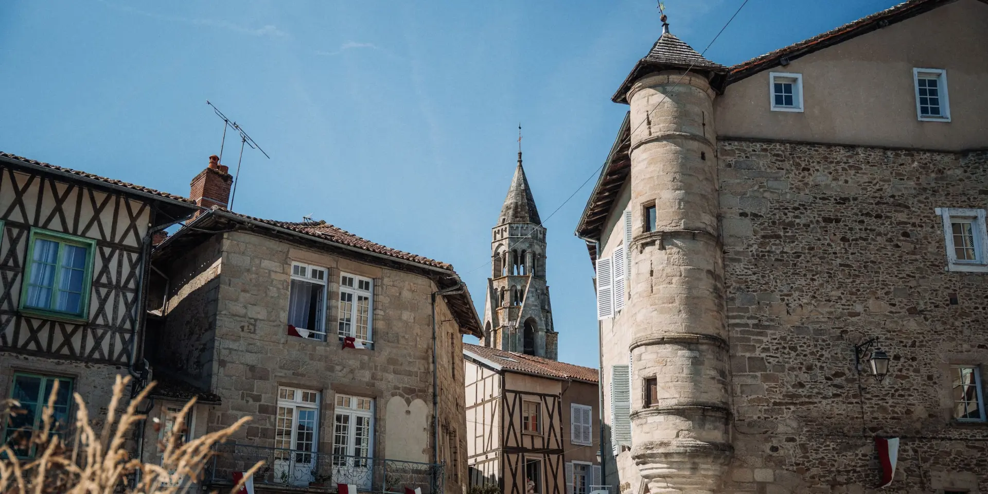 Visiter la cité médiévale de Saint-Léonard de Noblat et sa collégiale classée à l'UNESCO
