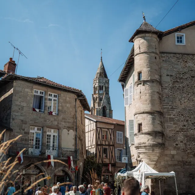 Visiter-la-cite-medievale-de-Saint-Leonard-de-Noblat-et-sa-collegiale-classee-a-lUNESCO.jpg