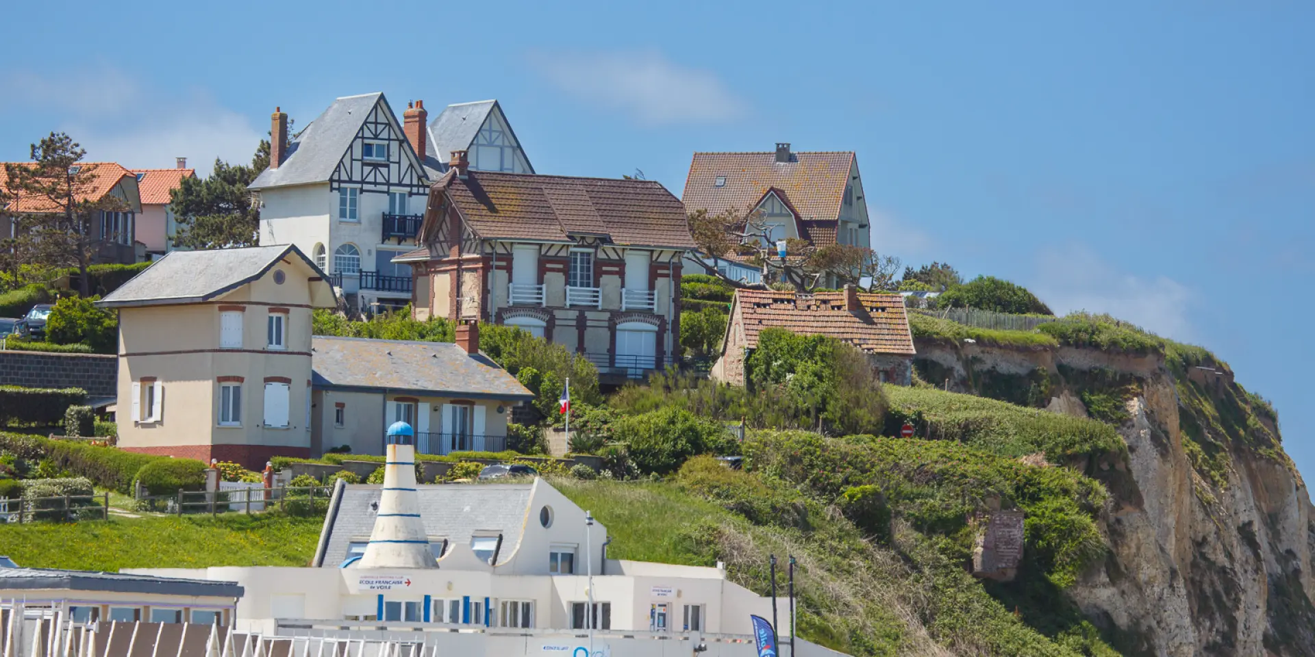 The Beach Side of the Sailing Club ©g. Targat
