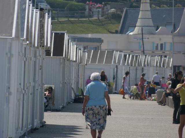 the promenade and its cabins