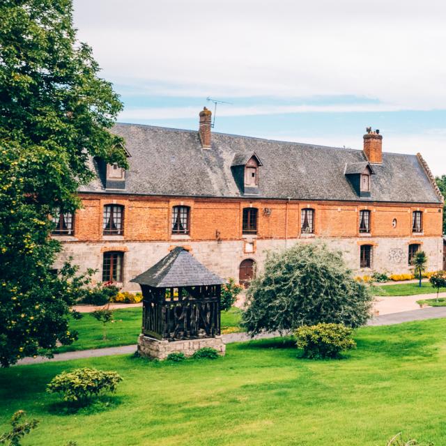 Manoir de Tessy Exterior