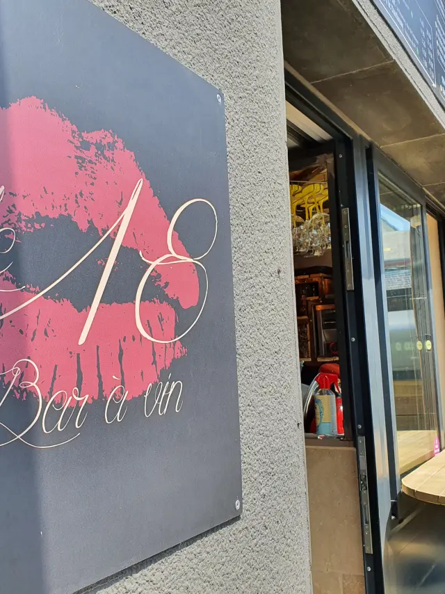 Le 18, bar à vins à Luenray