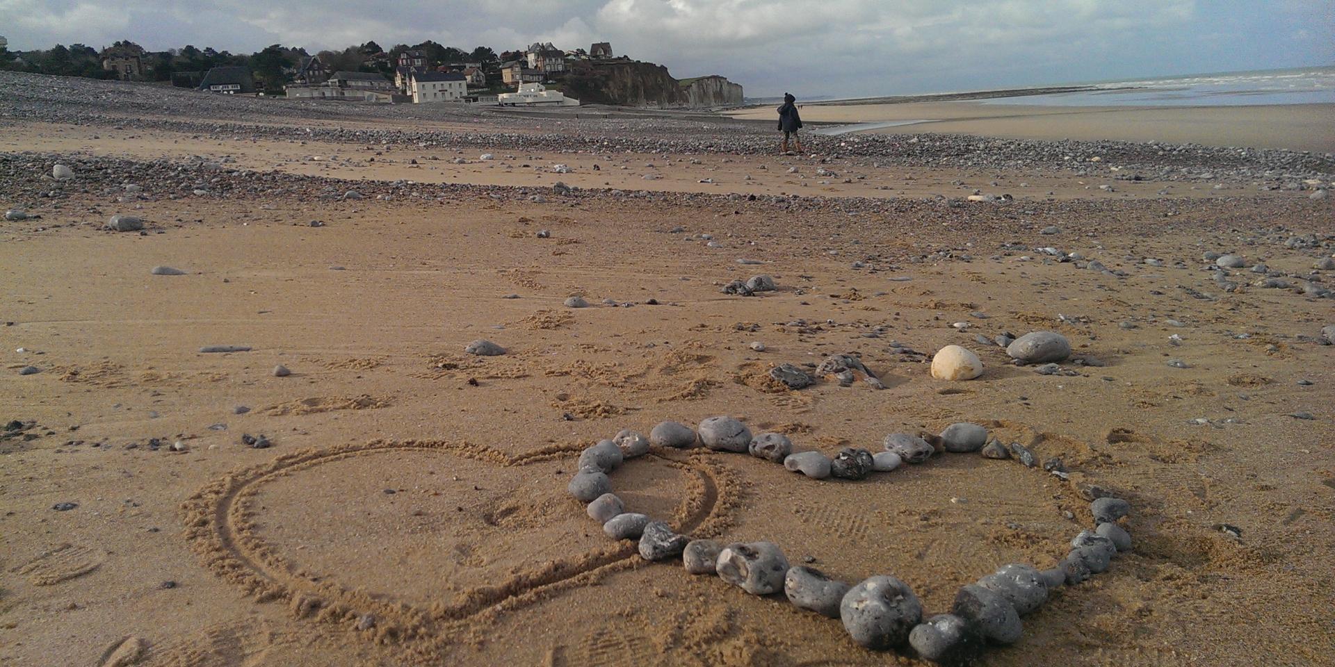 Cœurs galets sable plage de Quiberville