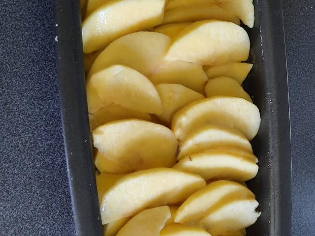 Inviible Aux Pommes Pommes Dans Le Moule A Cake Rotated