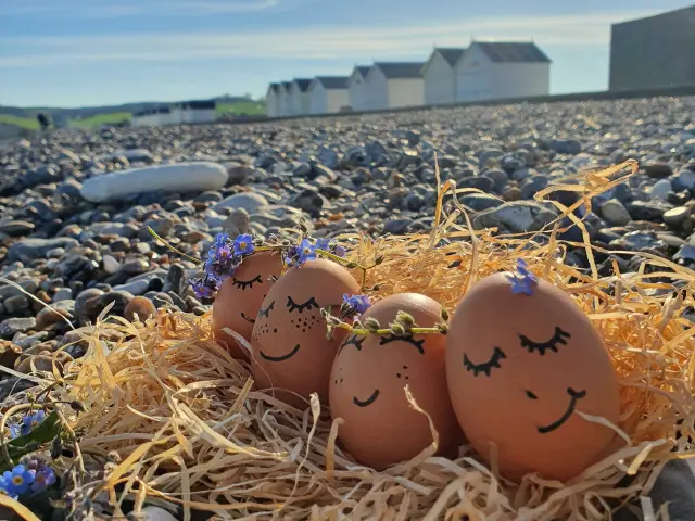 Oeufs de Pâques sur la plage de Quiberville