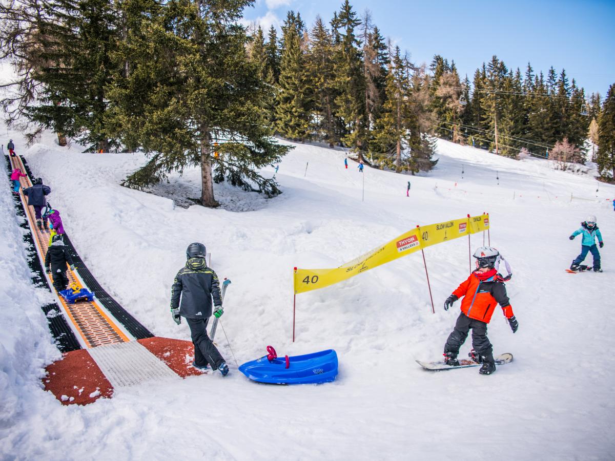 WEBCAM IN THYON 1800 intelligence overview