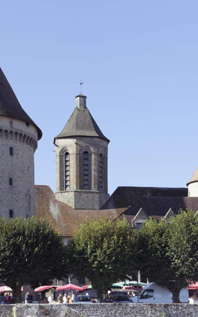 Jour De Marché À Bourganeuf