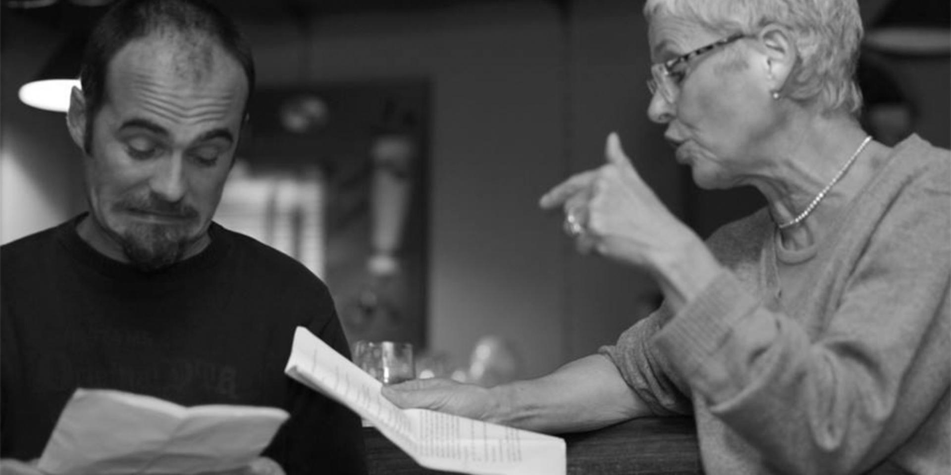 Lecture En Duo, Lors De La Soirée presque Papous Dans La Tete ©nuits Noires À Aubusson, La Creuse