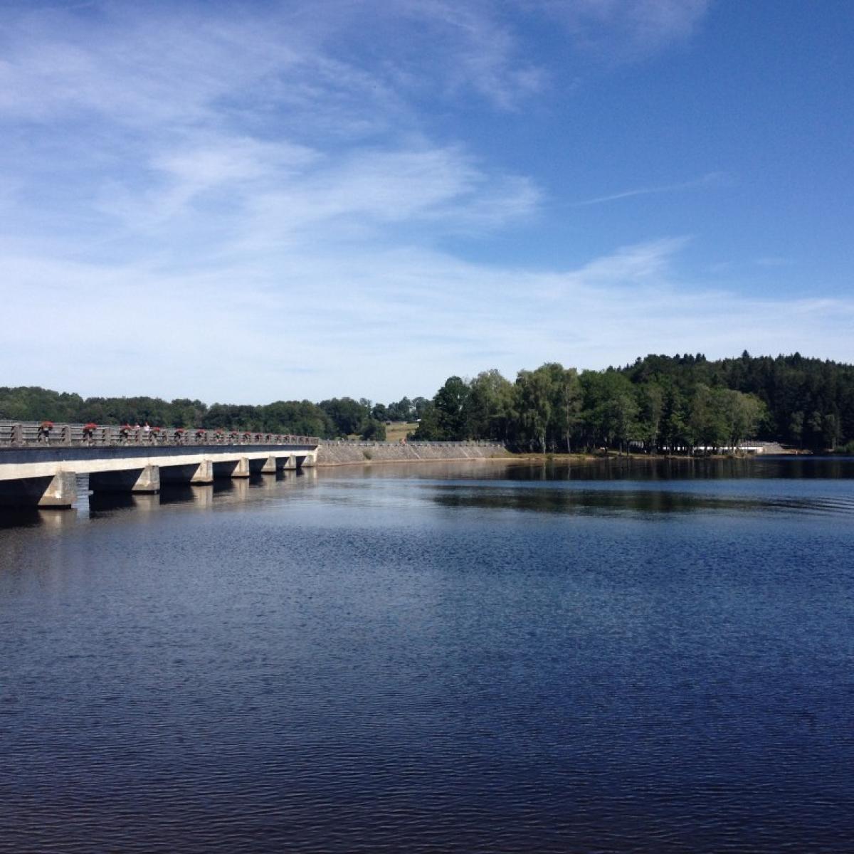 Faire Le Tour Du Lac De Vassivière à Pied