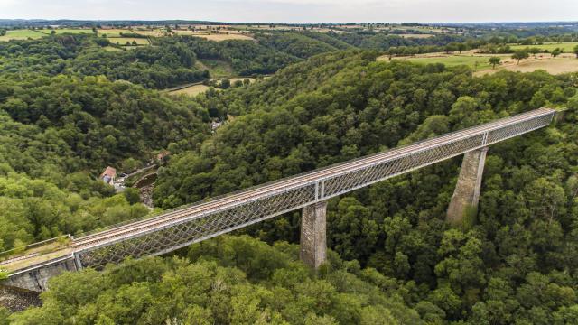 aerial-view-of-tardes-viaduct-left-wide-angle-21st-august-2019-chris-brookes-photographie-no-wm.jpg