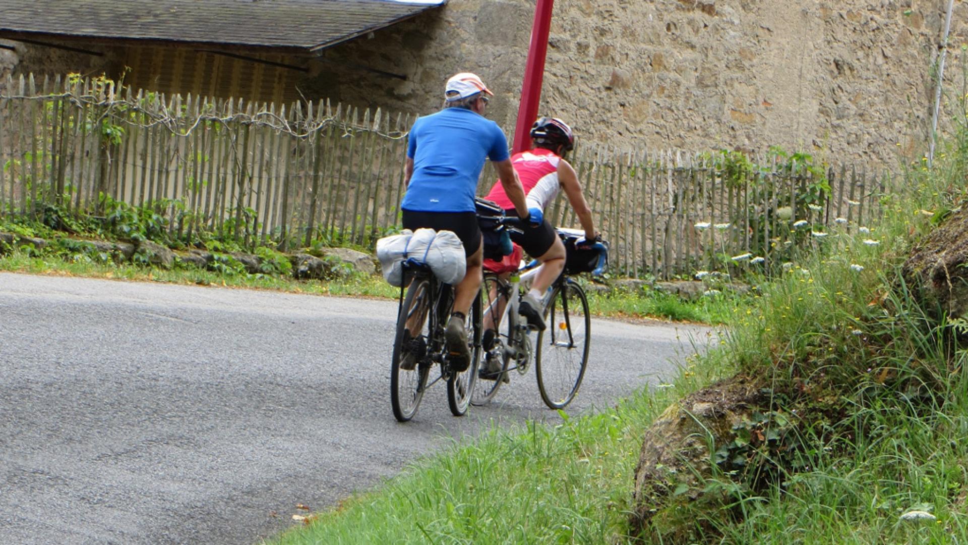 Crozant Sur La Veloroute Ouest Adr 0