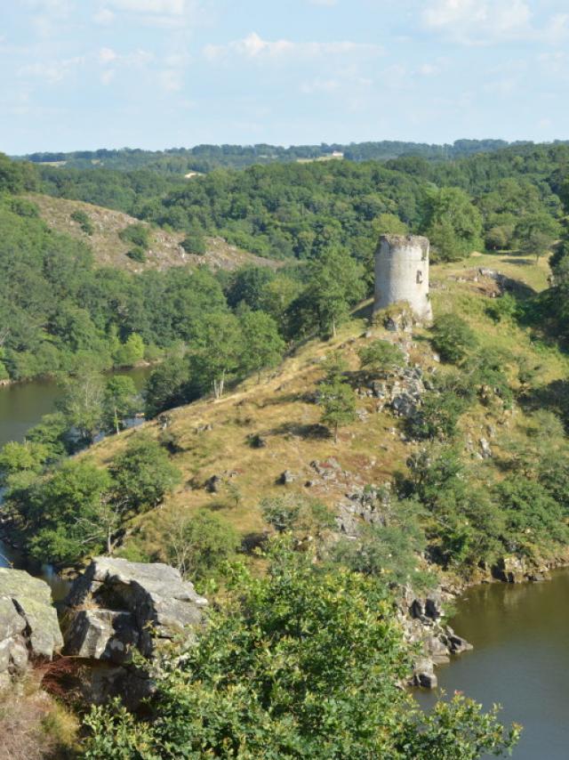 crozant--rocher-fileuse3-2018-credit-creuse-tourisme-jpg-1024px.jpg