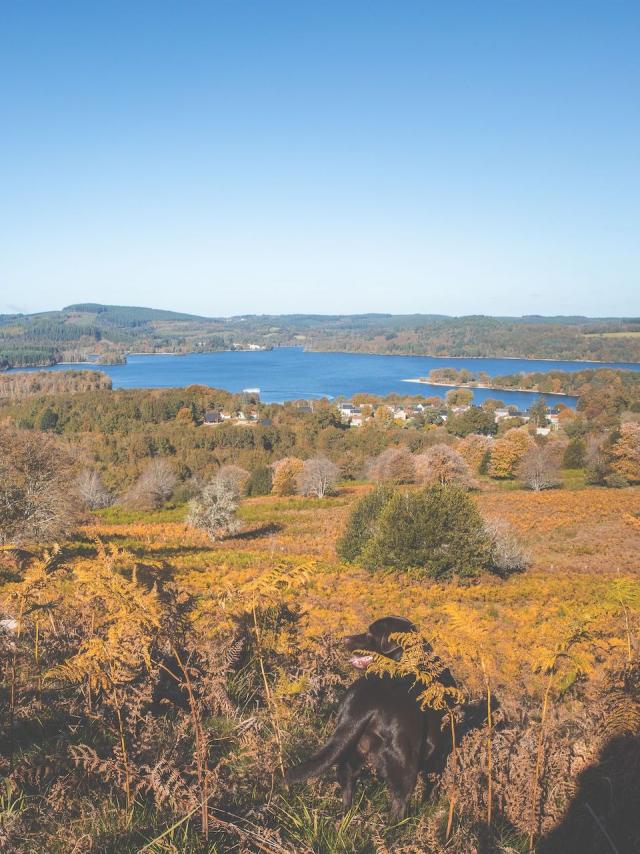 Promeneurs En Haut De Chateaucout © Christophe Péan