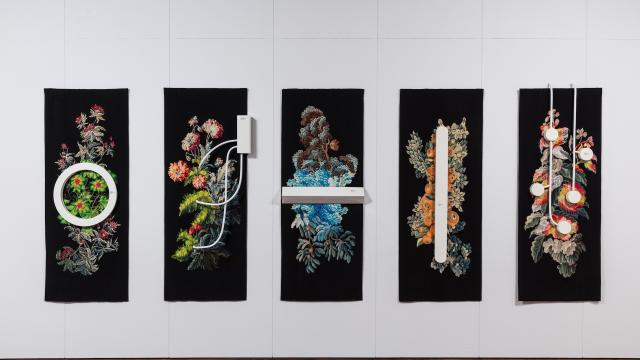 Nouvelles verdures d'Aubusson, Goliath Dyèvre et Quentin Valot,2013,tapisserie basse lisse,Atelier de la Lune,1,80x7,20m, Cité internationale de la tapisserie, Aubusson. Photo_ ©Studio Nicolas Roger ©Cité internationale de la tapisserie