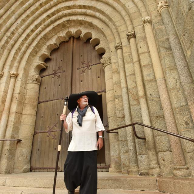 pélerin de saint Jacques à Bénévent l'Abbaye-Creuse-dépt.23